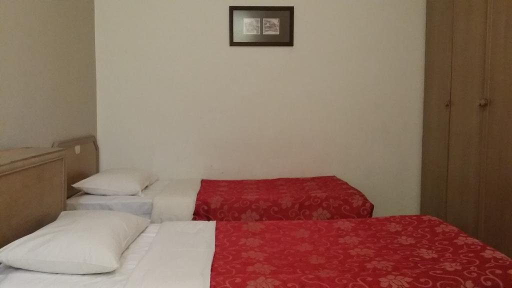 Jean Cleancomfy Apt Near Beach باتو فيرينغي الغرفة الصورة