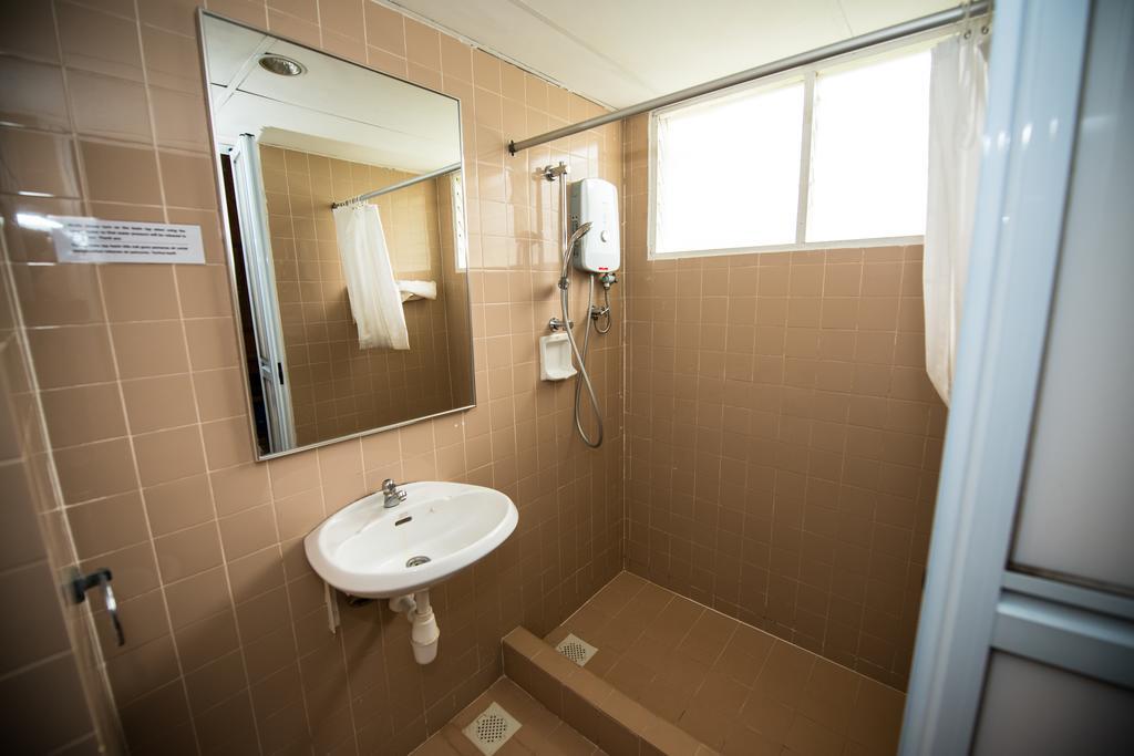 Jean Cleancomfy Apt Near Beach باتو فيرينغي المظهر الخارجي الصورة